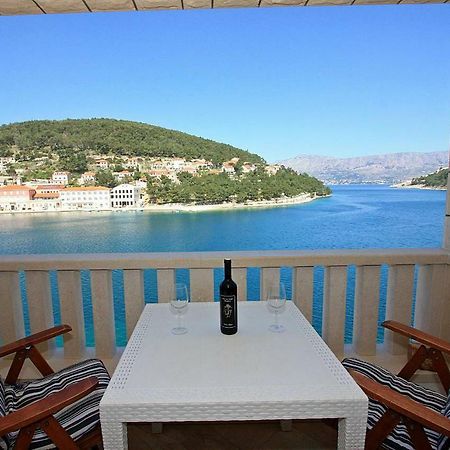 Apartmani Nila Pucisca Exteriér fotografie