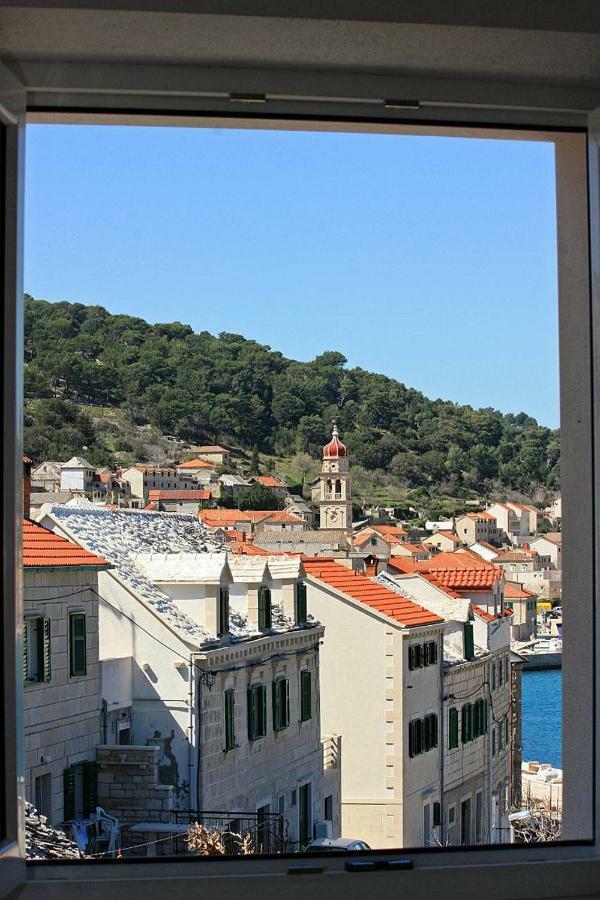Apartmani Nila Pucisca Exteriér fotografie