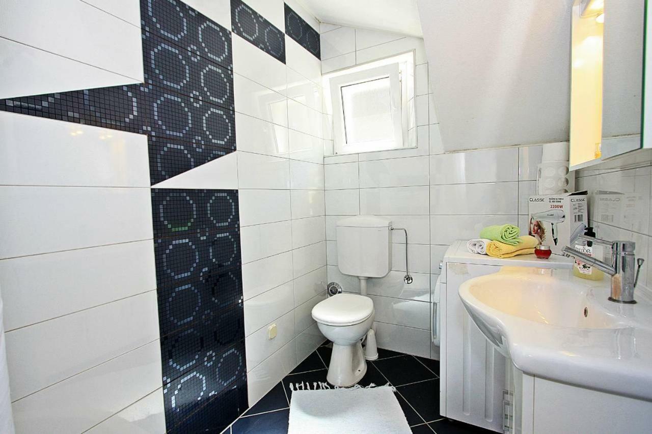 Apartmani Nila Pucisca Exteriér fotografie