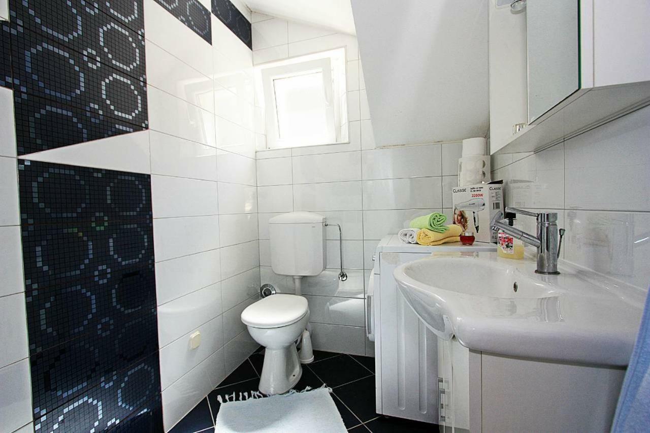 Apartmani Nila Pucisca Exteriér fotografie