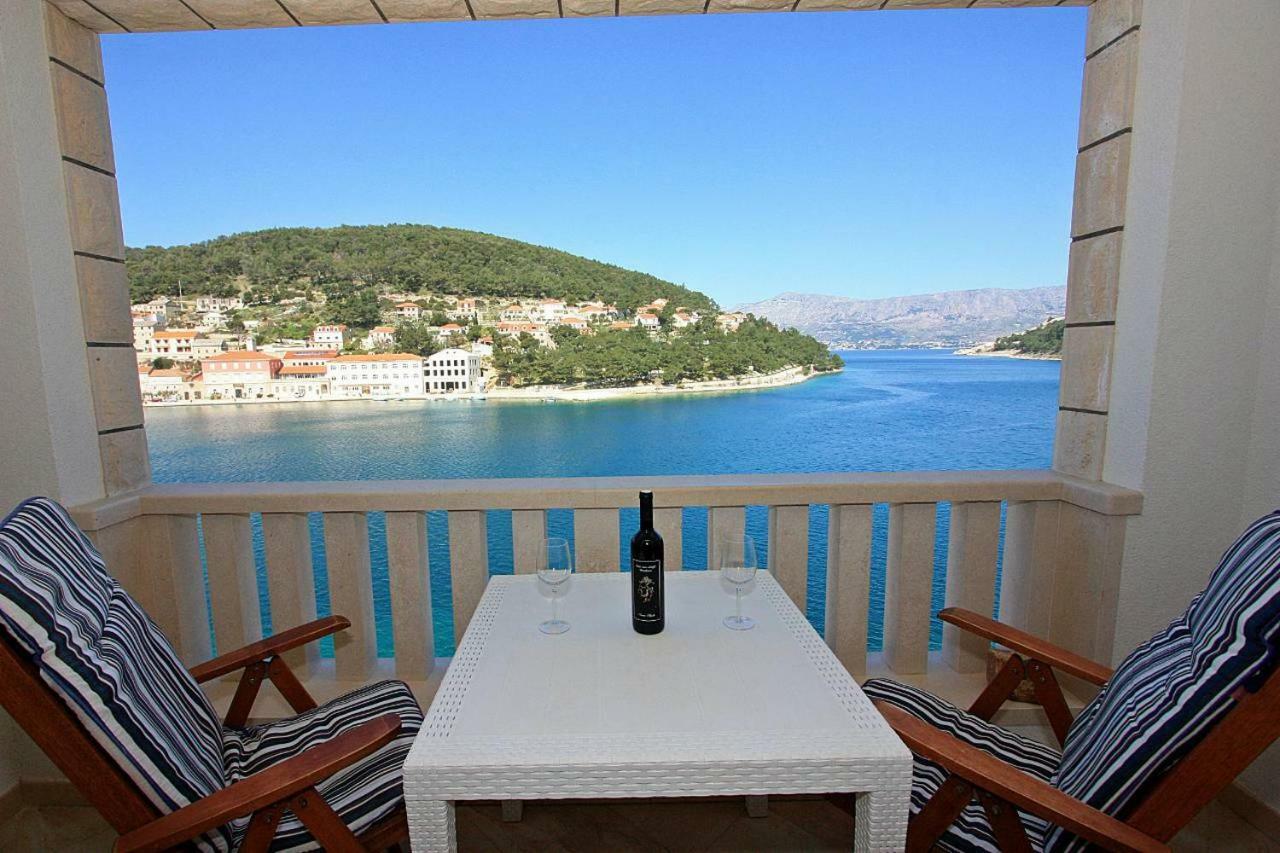 Apartmani Nila Pucisca Exteriér fotografie