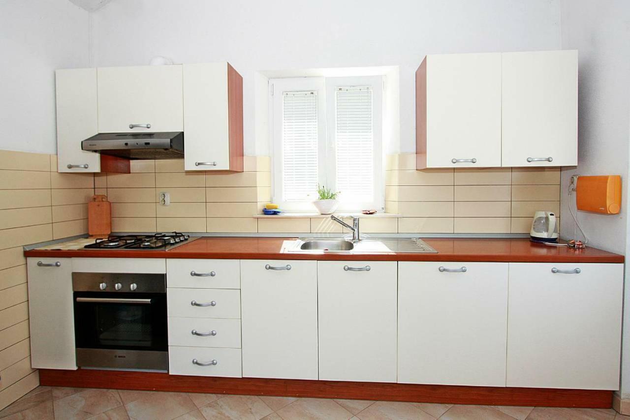 Apartmani Nila Pucisca Exteriér fotografie