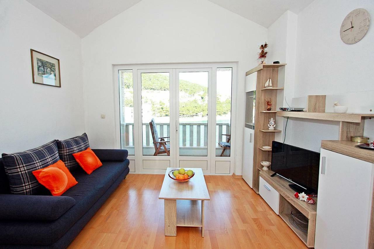 Apartmani Nila Pucisca Exteriér fotografie