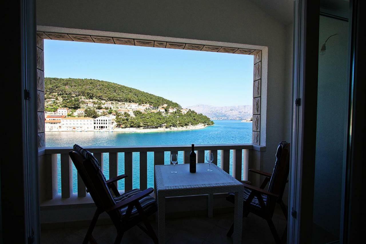 Apartmani Nila Pucisca Exteriér fotografie