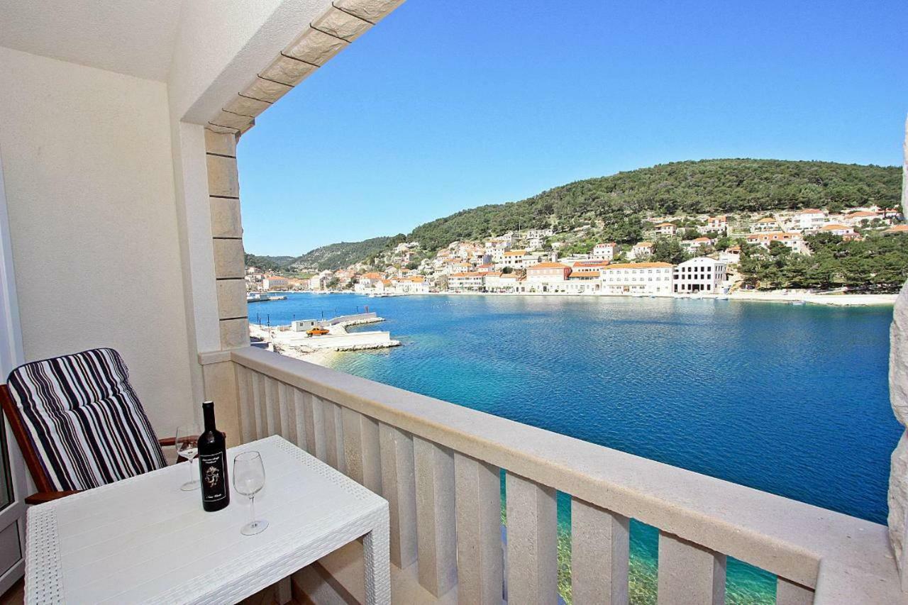 Apartmani Nila Pucisca Exteriér fotografie