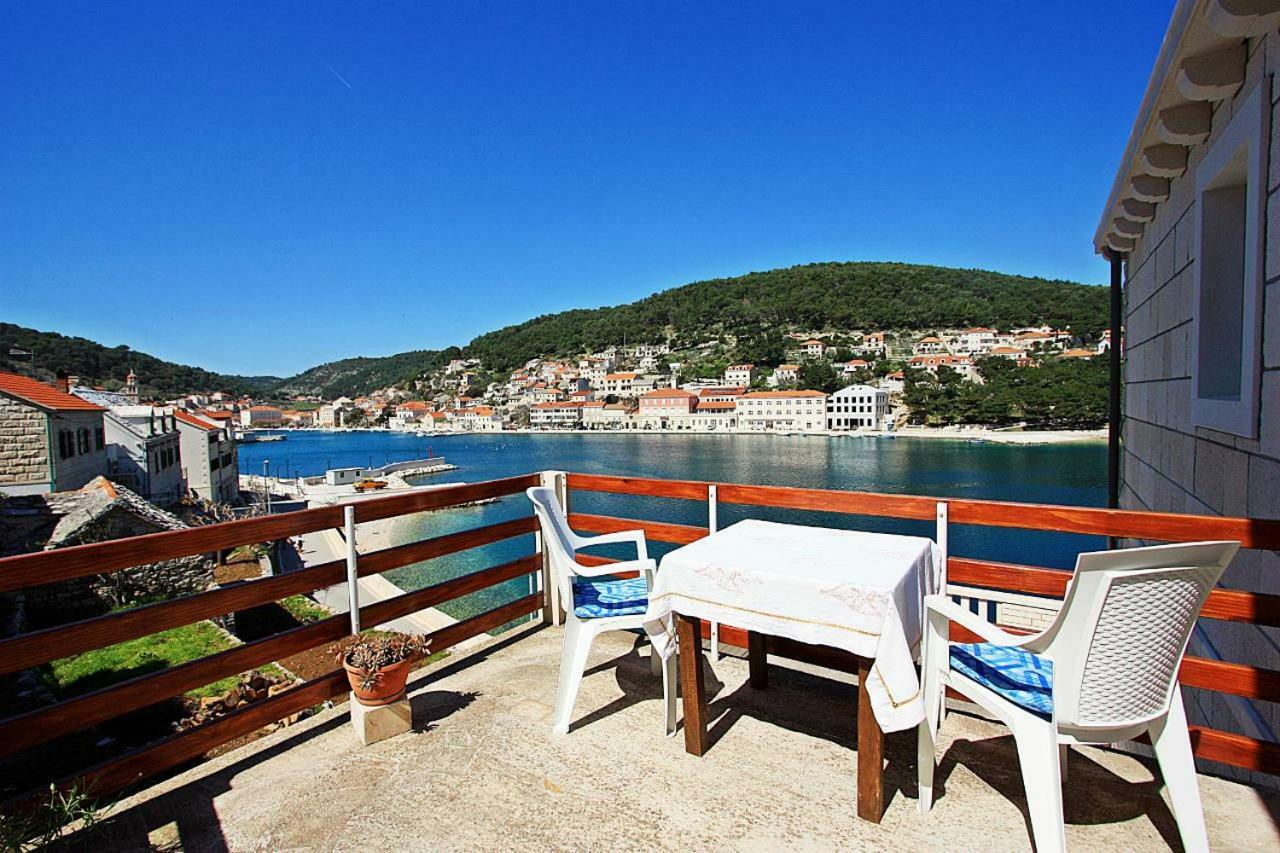 Apartmani Nila Pucisca Exteriér fotografie