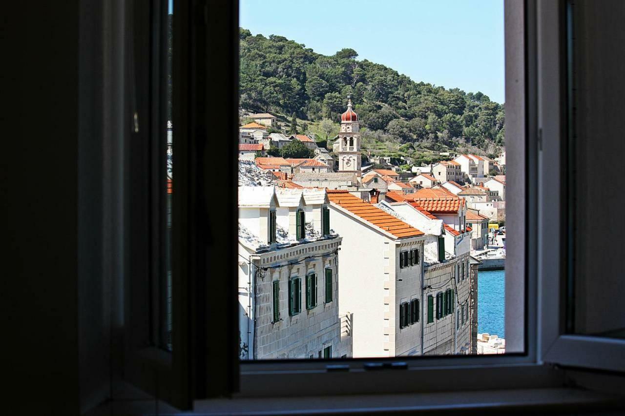 Apartmani Nila Pucisca Exteriér fotografie