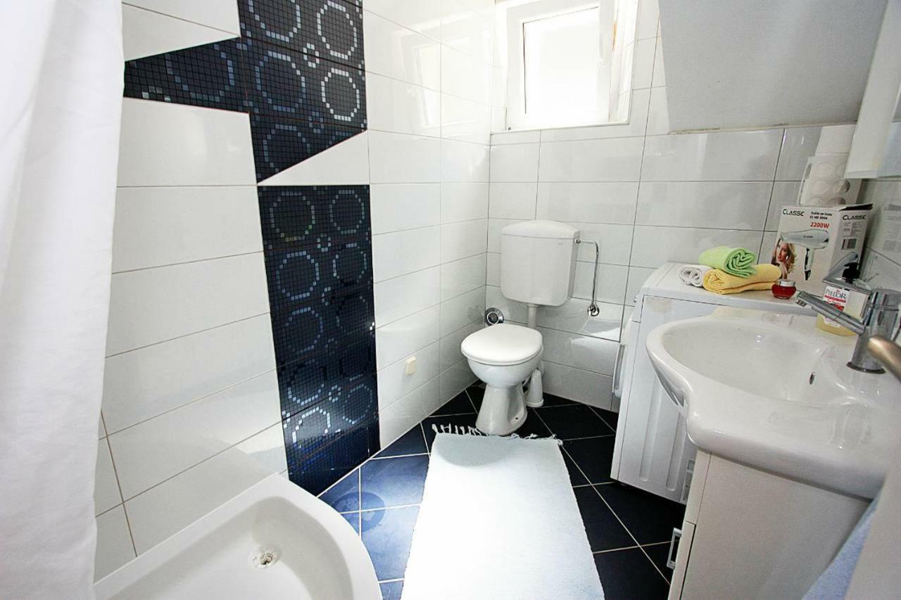 Apartmani Nila Pucisca Exteriér fotografie
