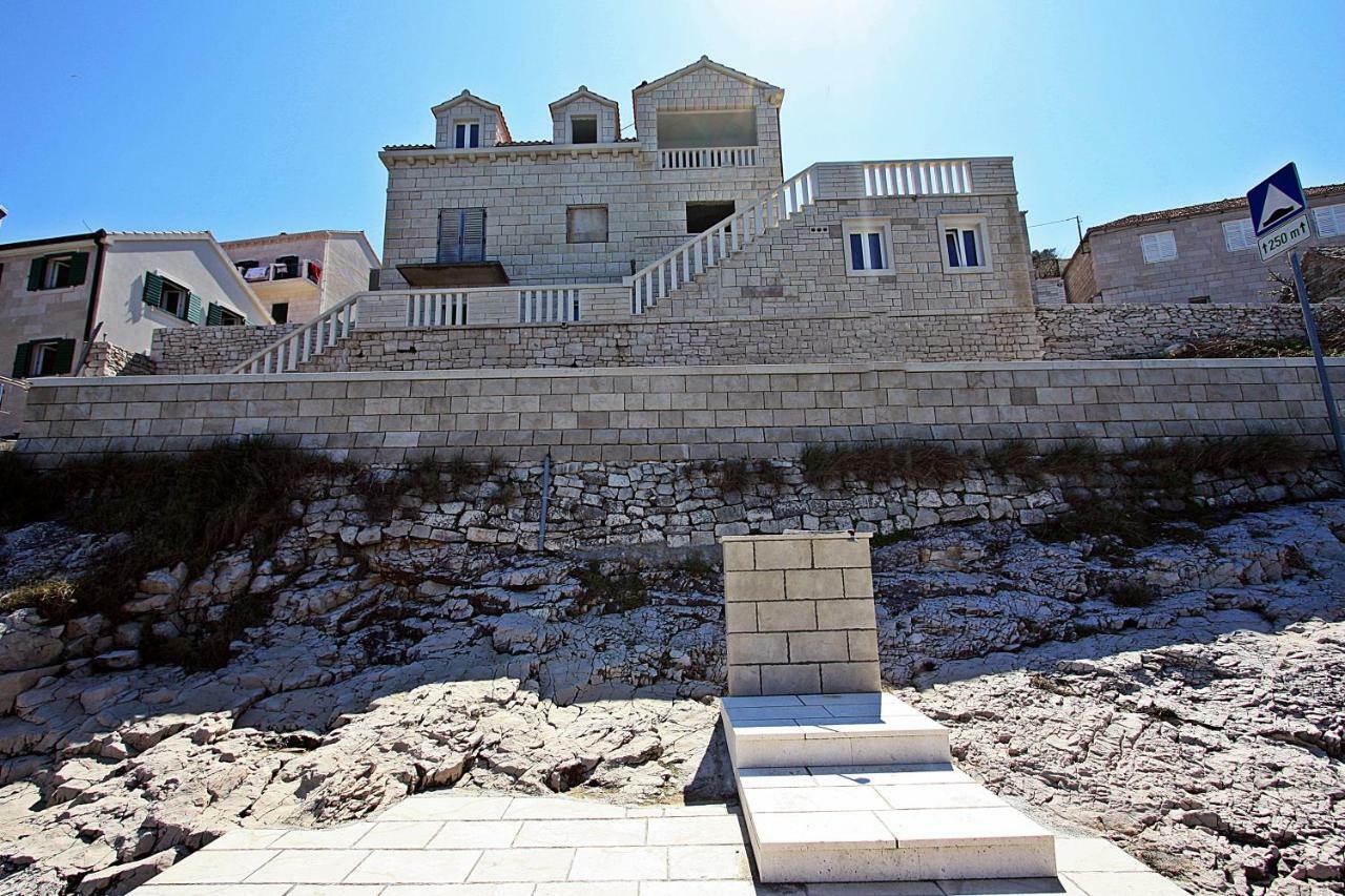 Apartmani Nila Pucisca Exteriér fotografie